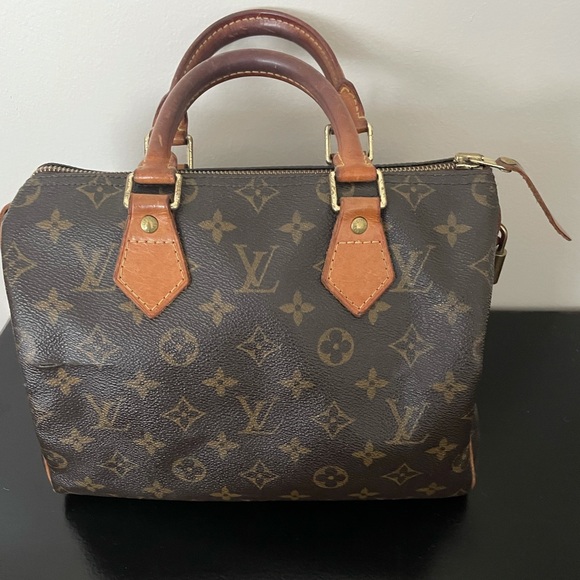 100% Authentic Louis Vuitton Speedy Bag - Picture 3 of 8